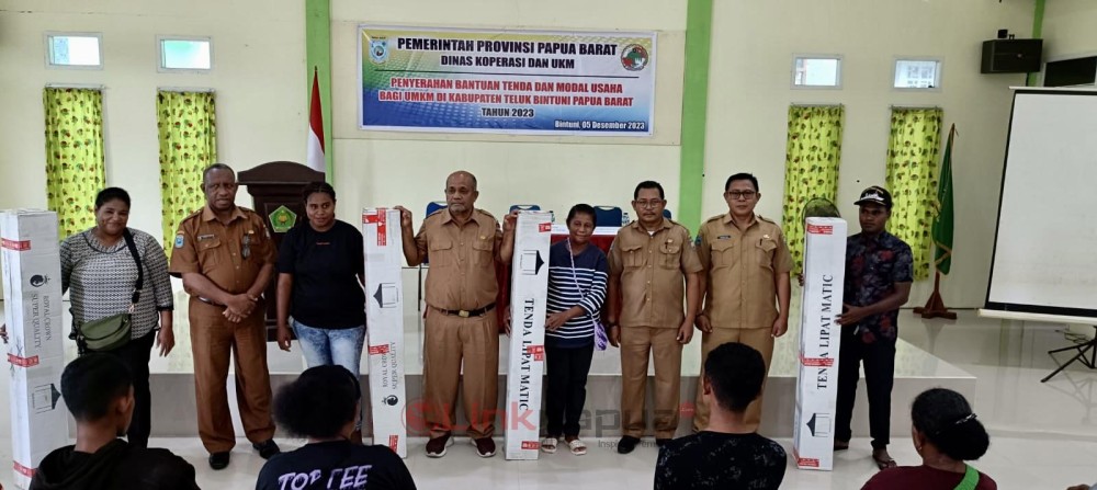 Bantun Tenda dan Stimulus di Teluk Bintuni